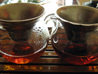 左「92紅帯青餅」　右「七子紅帯青餅」