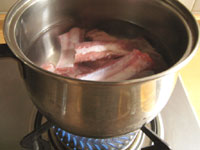 豚スペアリブの処理