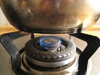 肉骨茶（バクテー）の素材セット2時間～2時間半鍋で煮込む