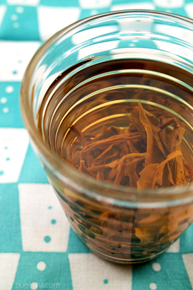 巴達古樹青餅2010年プーアル茶