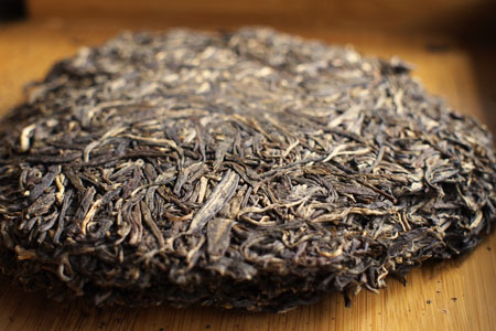 巴達古樹青餅2010年プーアル茶