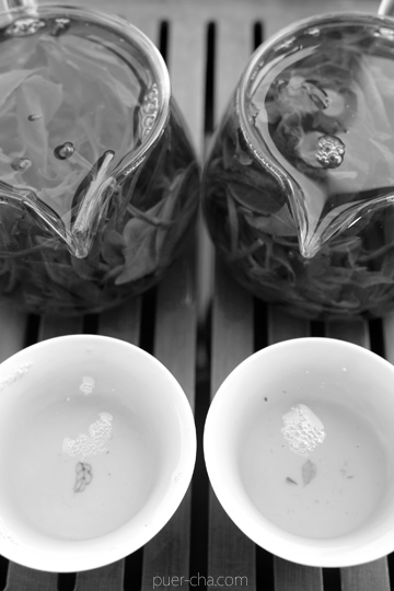 丁家老寨青餅2012年プーアル茶