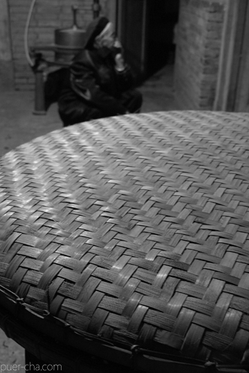 丁家老寨青餅2012年プーアル茶