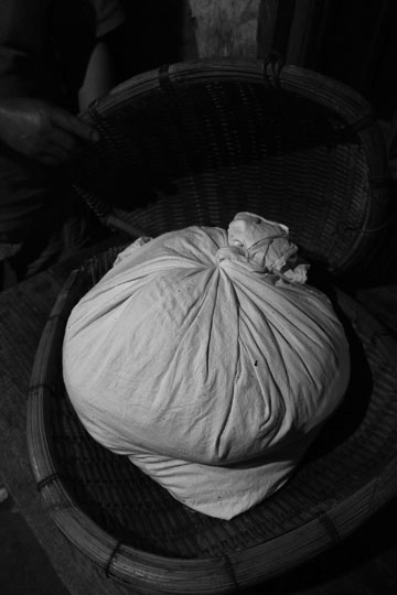 漫撒古樹青餅2013年プーアル茶