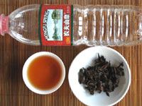 農夫山泉とプーアル茶