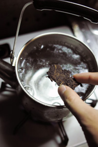 熟茶プーアル茶にはヤカン