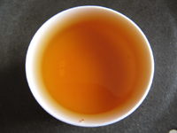 易昌號大漆樹圓茶04年