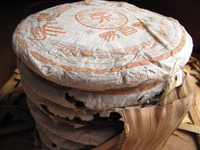 易昌號大漆樹圓茶04年