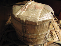 易昌號大漆樹圓茶04年