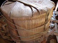 易昌號大漆樹圓茶04年