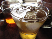 易昌號大漆樹圓茶04年