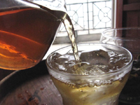 易昌號大漆樹圓茶04年