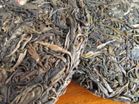 易昌號大漆樹圓茶04年と大漆樹の餅茶2009年