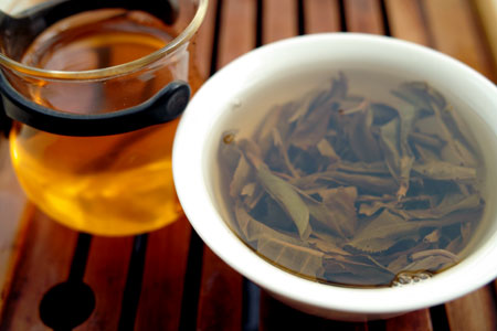 易武春風青餅プーアル茶