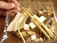 薬膳スープの素材