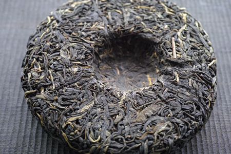 章朗古樹紅餅2016年・青印餅面裏