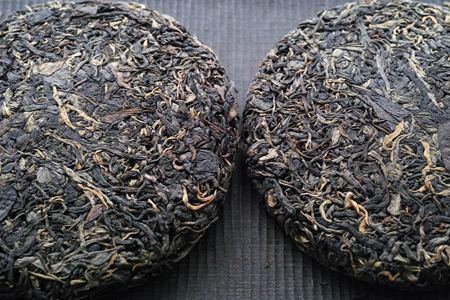 章朗古樹紅餅2016年と青印