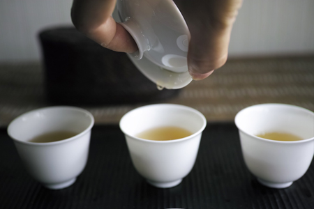 章朗古樹青餅2016年・緑印の散茶