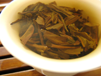 紫大益7542青餅00年プーアル茶